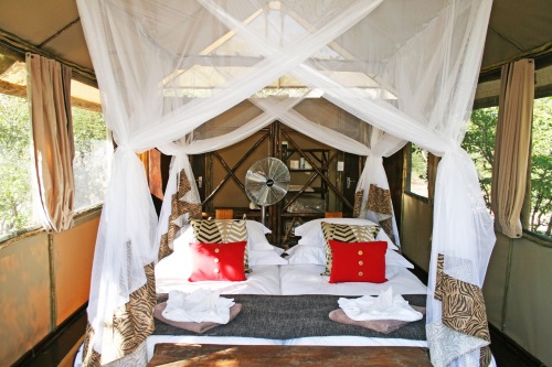 Khowarib Lodge tent van binnen